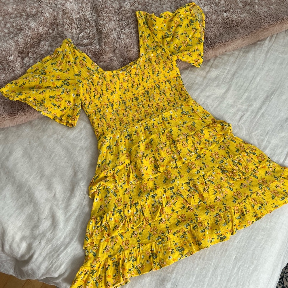 Chelsea & Violet Yellow Tiered & Synched Sundress